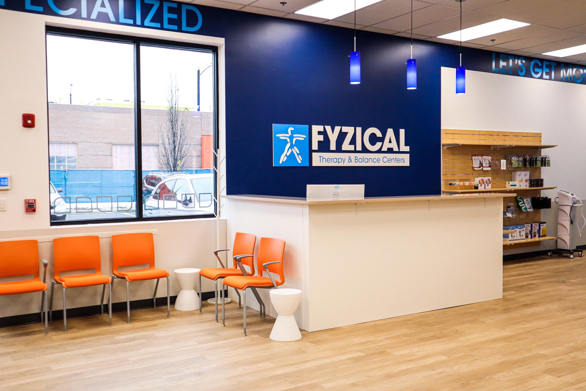 FYZICAL Therapy Chicago La Grange Front Desk