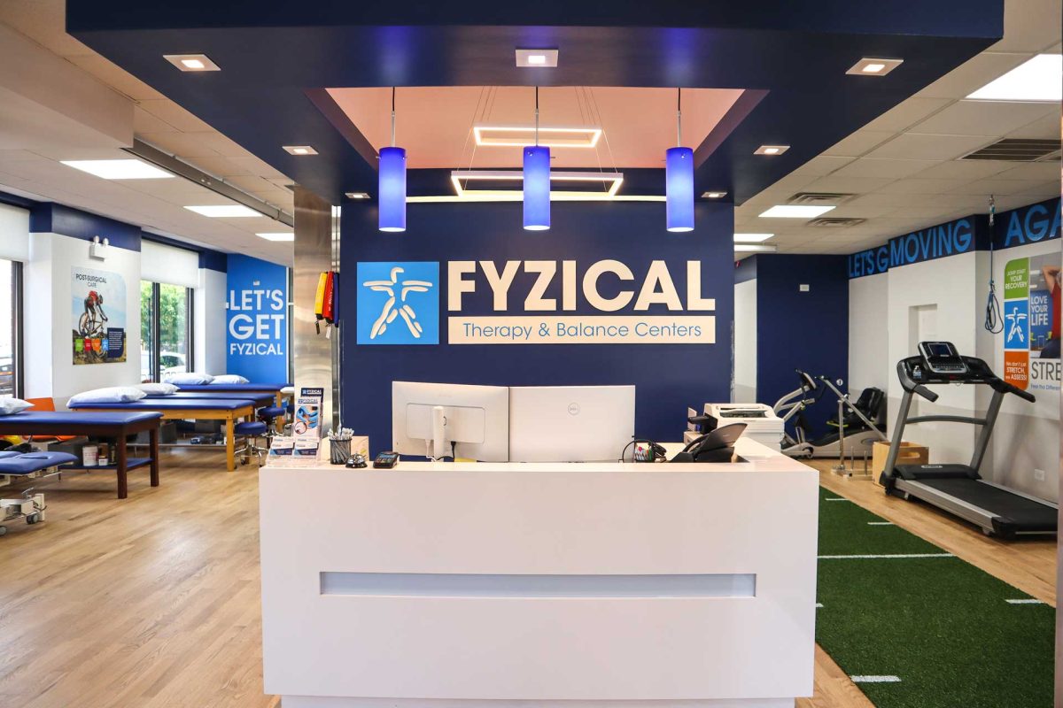FYZICAL Chicago Wicker Park front desk